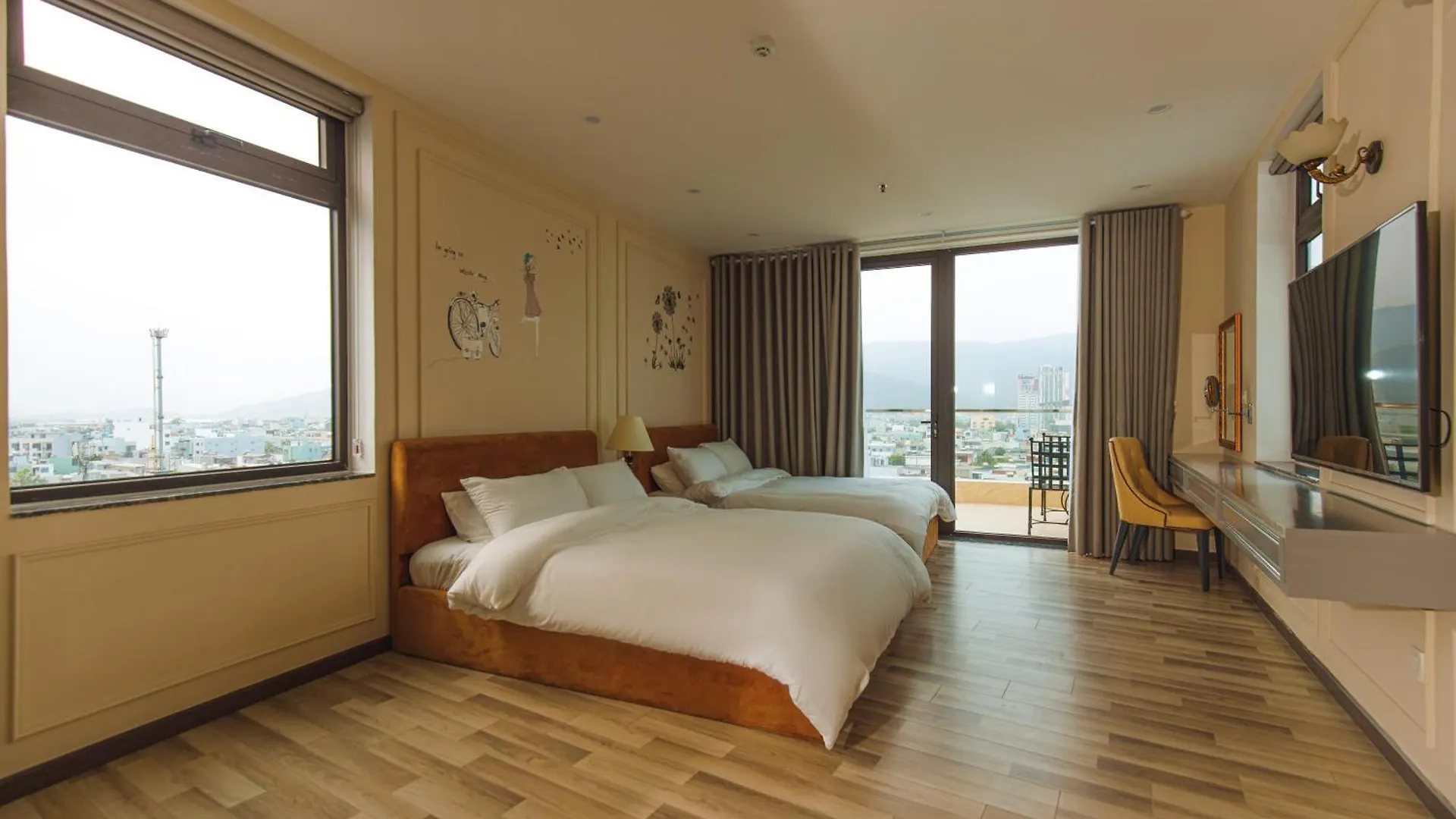 Hotel Mercury Beach Danang