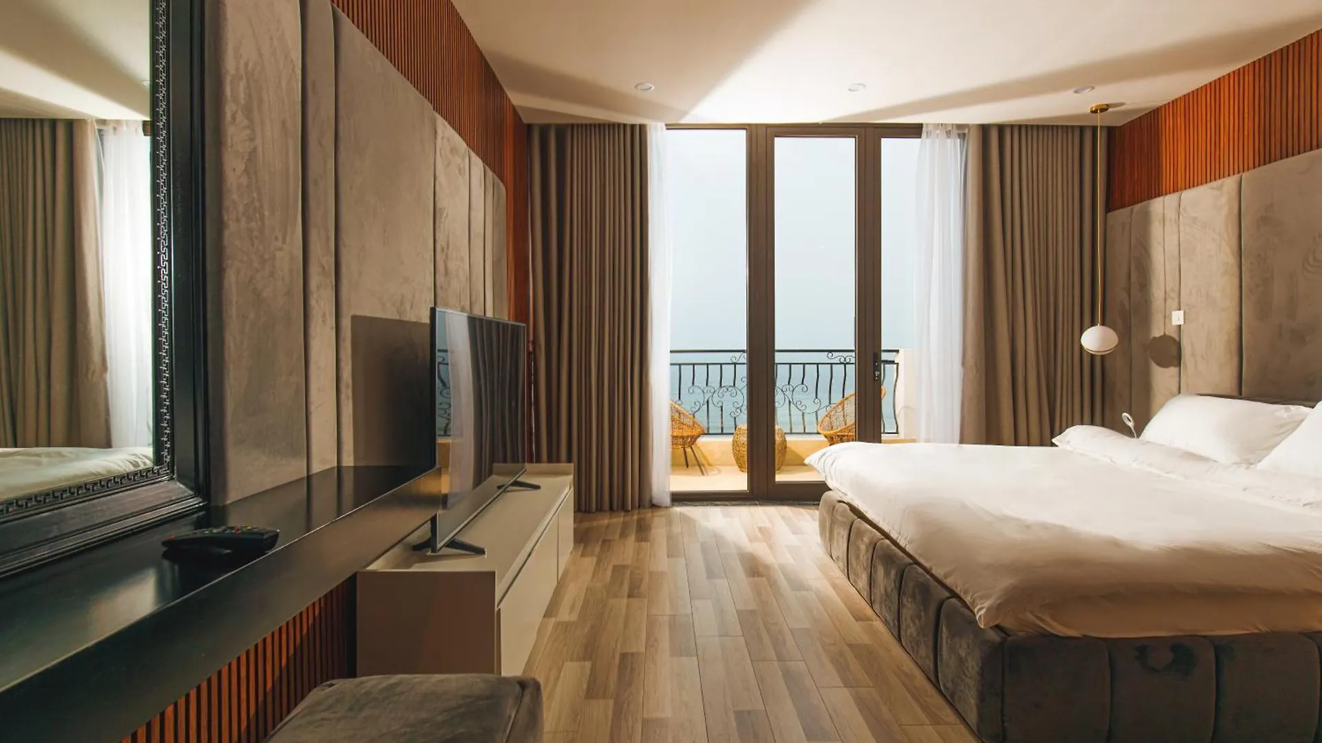 Hotel Mercury Beach Danang