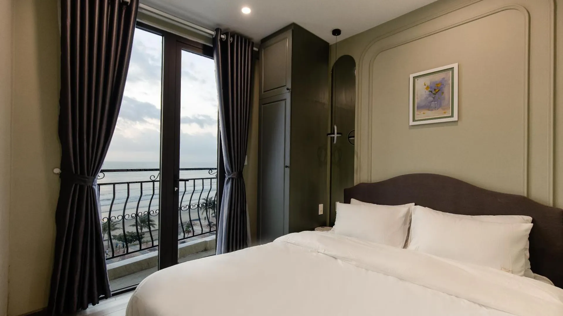 Hotel Mercury Beach Danang